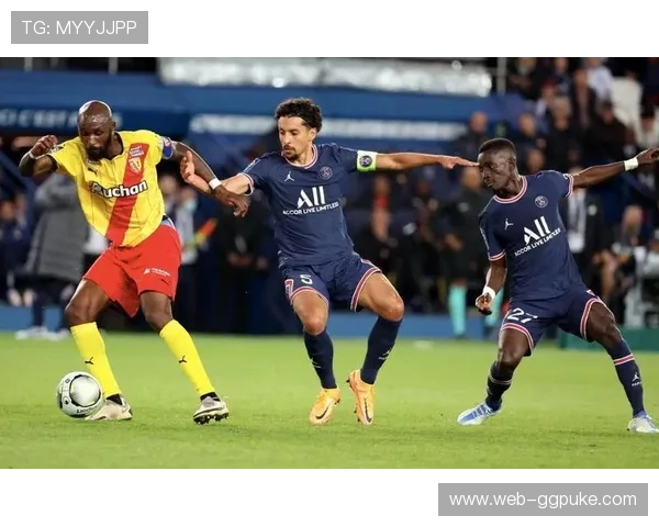 法甲第16轮综述：朗斯领跑，巴黎紧追