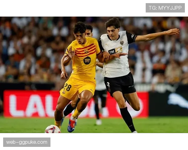 特写:老将布斯克茨替补登场,收获巴萨生涯第700次出场纪念 特写:老将布斯克茨替补登场,收获巴萨生涯第700次出场纪念